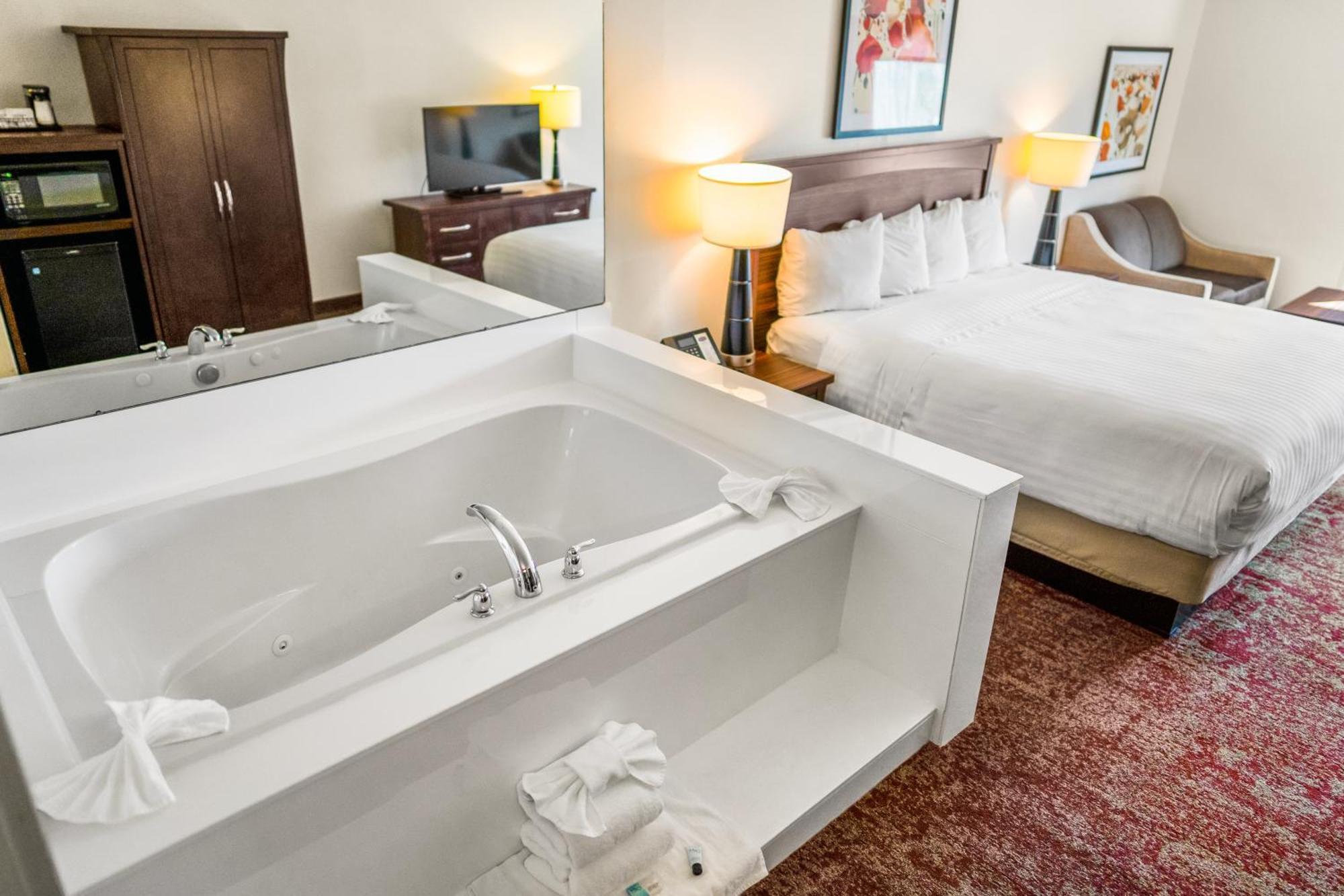 Crystal & - Salt Hotel 3*